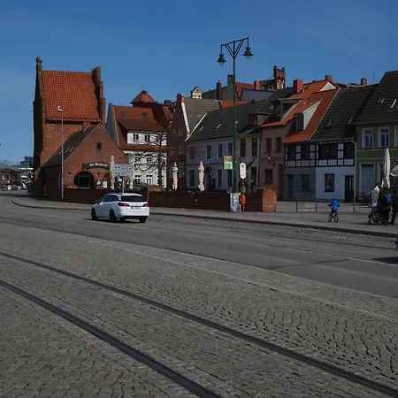 Kellerperle C Im Gotischen Vinhus *